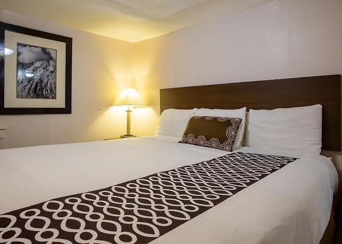 Celilo Motel Williams